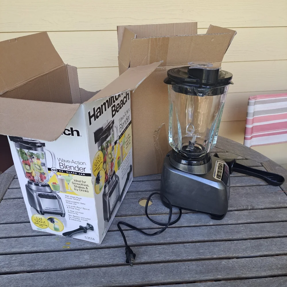 Hamilton Beach Wave action Blender - Picture 2 of 4